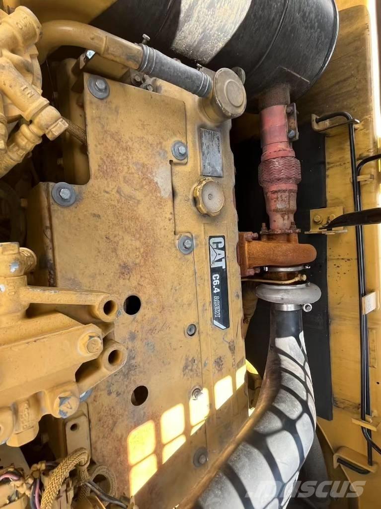 CAT 320d Roomikekskavaatorid
