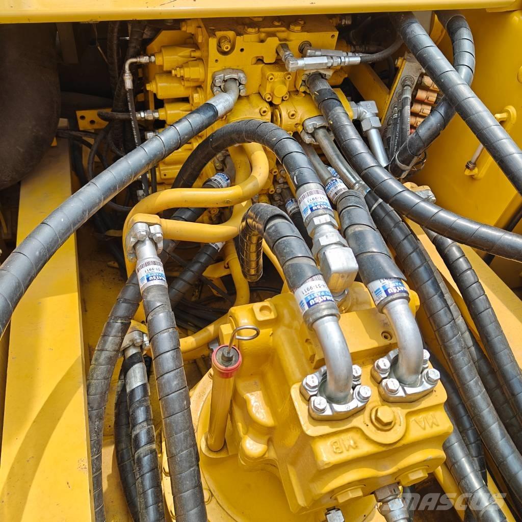 Komatsu 350-7 Roomikekskavaatorid