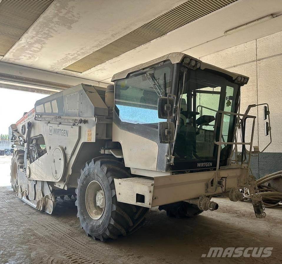 Wirtgen WR250i Asfaldi taaskasutuse masinad