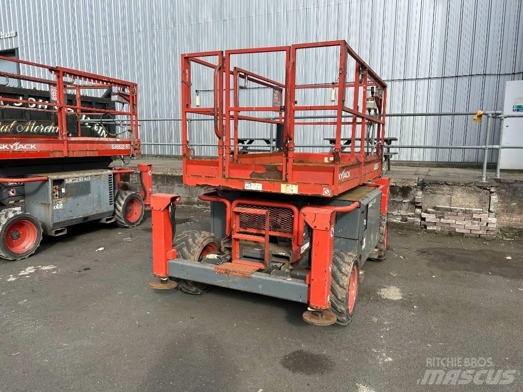 SkyJack SJ 6826 RT Käärtõstukid