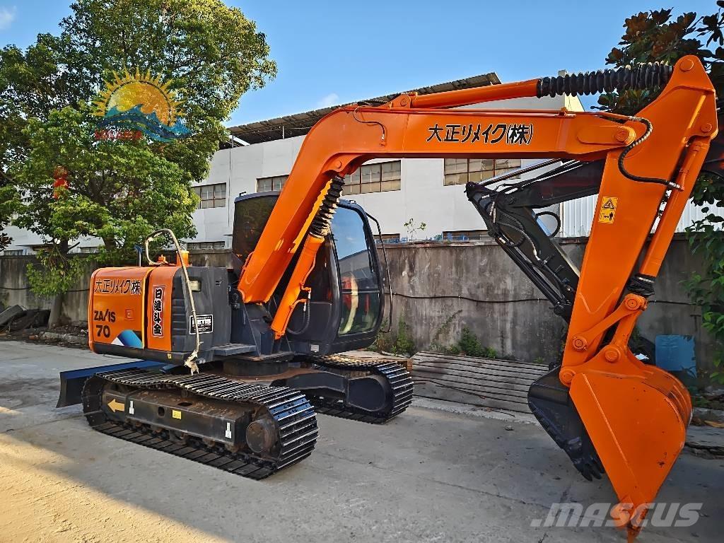 Hitachi ZX 70 Väikeekskavaatorid 7t-12t
