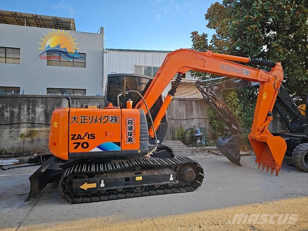 Hitachi ZX 70 Väikeekskavaatorid 7t-12t