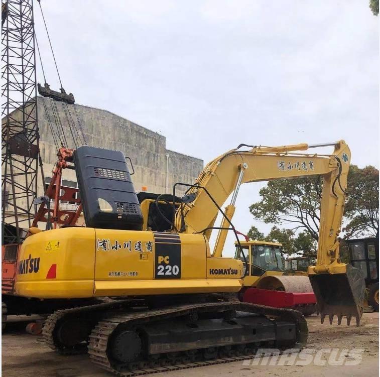 Komatsu PC 220-8 Roomikekskavaatorid