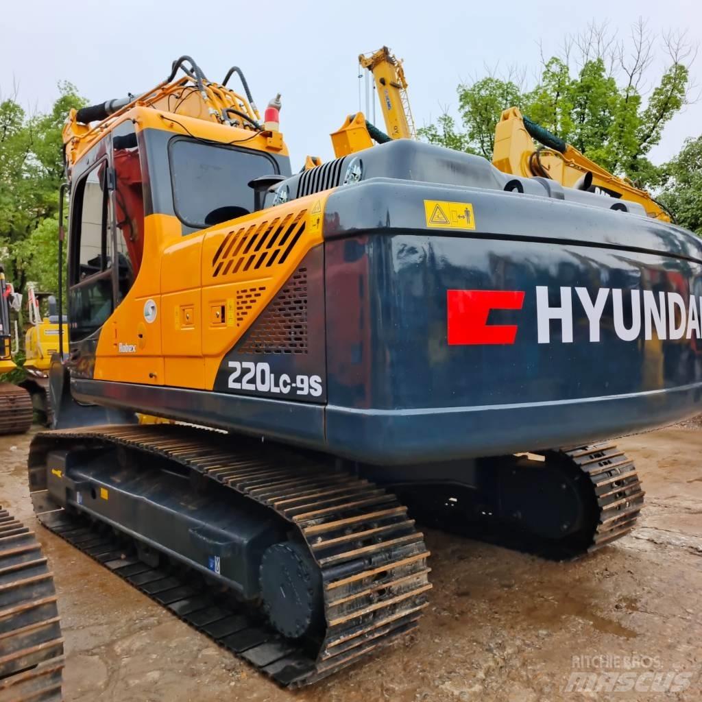 Hyundai 220lc-9s Roomikekskavaatorid