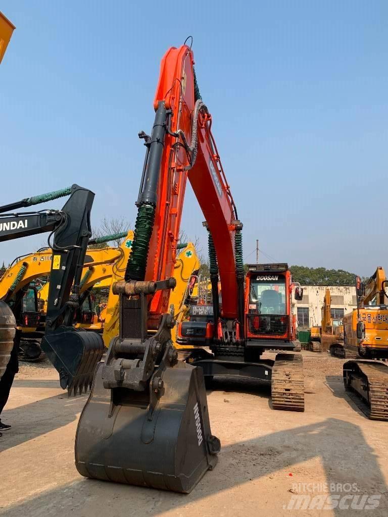 Doosan DX 300 LCA Roomikekskavaatorid