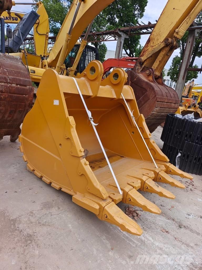 Komatsu PC 200-8N1 Roomikekskavaatorid