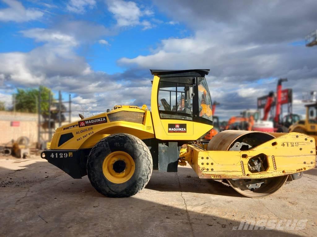 Bomag BW 216 Ühe trumliga rullid