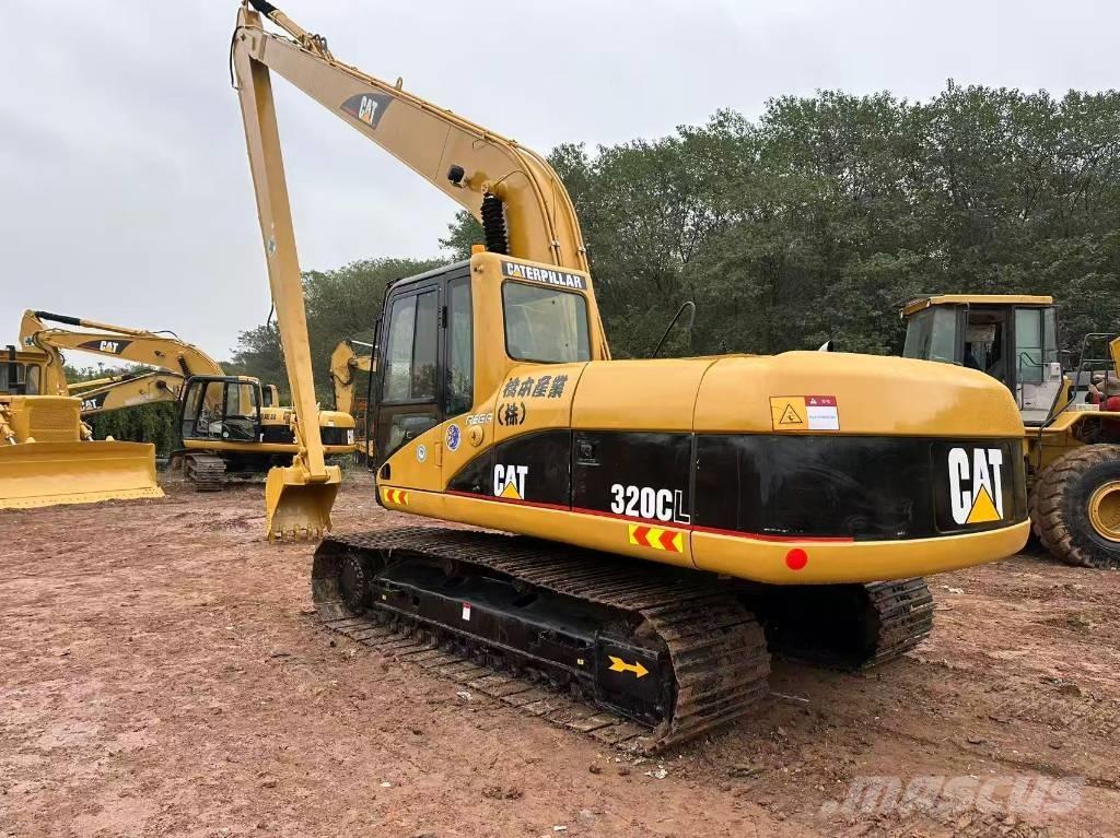 CAT 320 C L Pika noolega ekskavaatorid