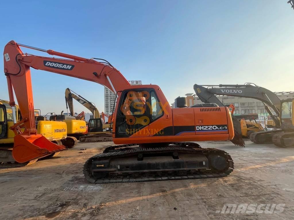 Doosan 220 LC-7 Roomikekskavaatorid