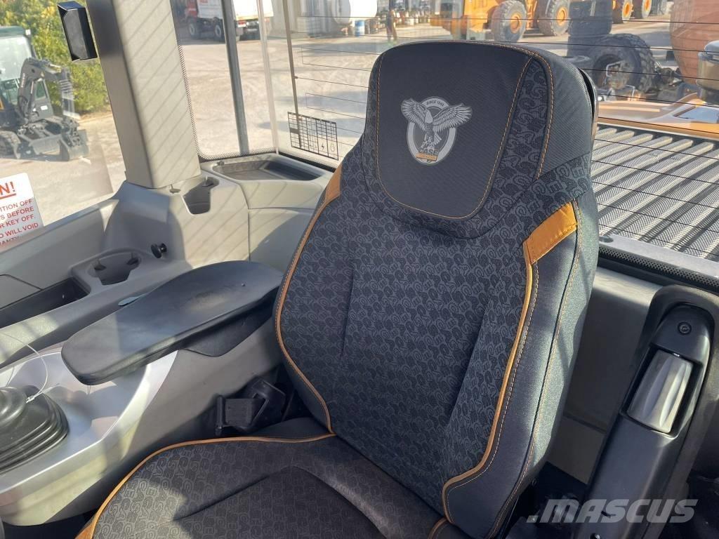 CASE 721G-XT Rataslaadurid