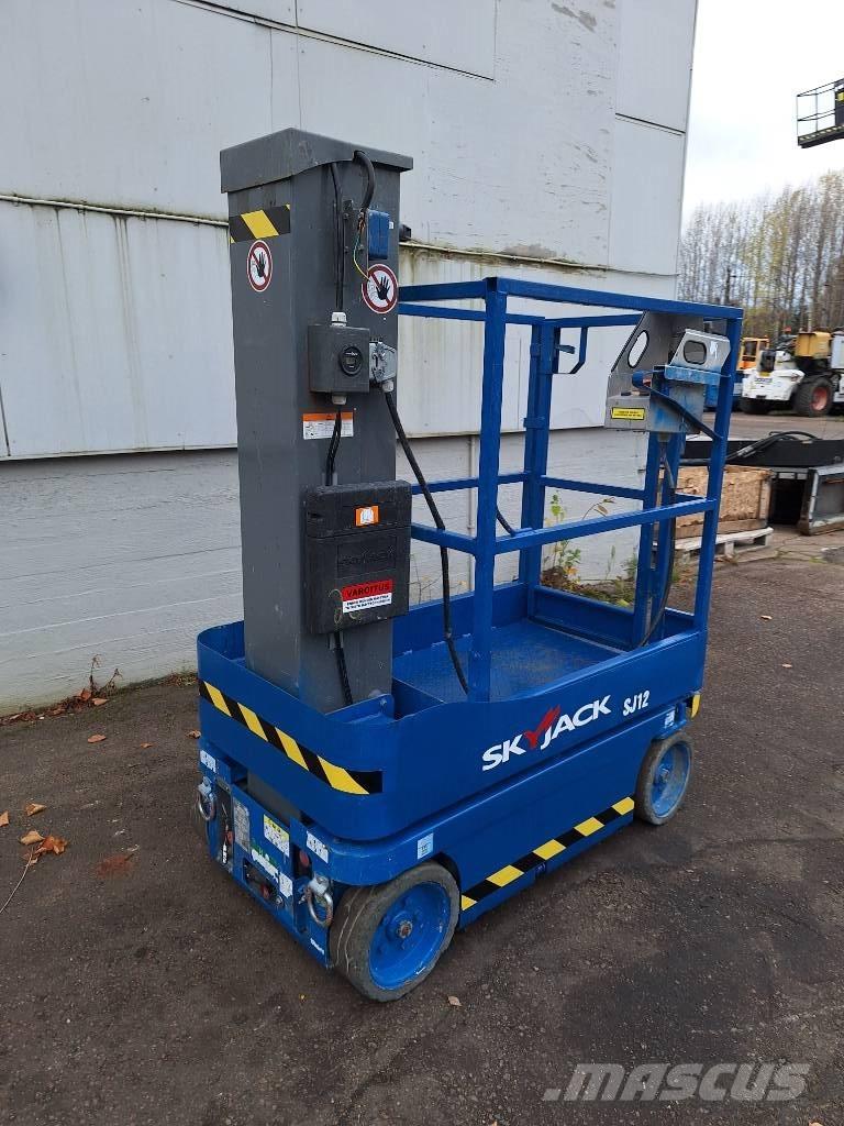 SkyJack SJ 12 Käärtõstukid