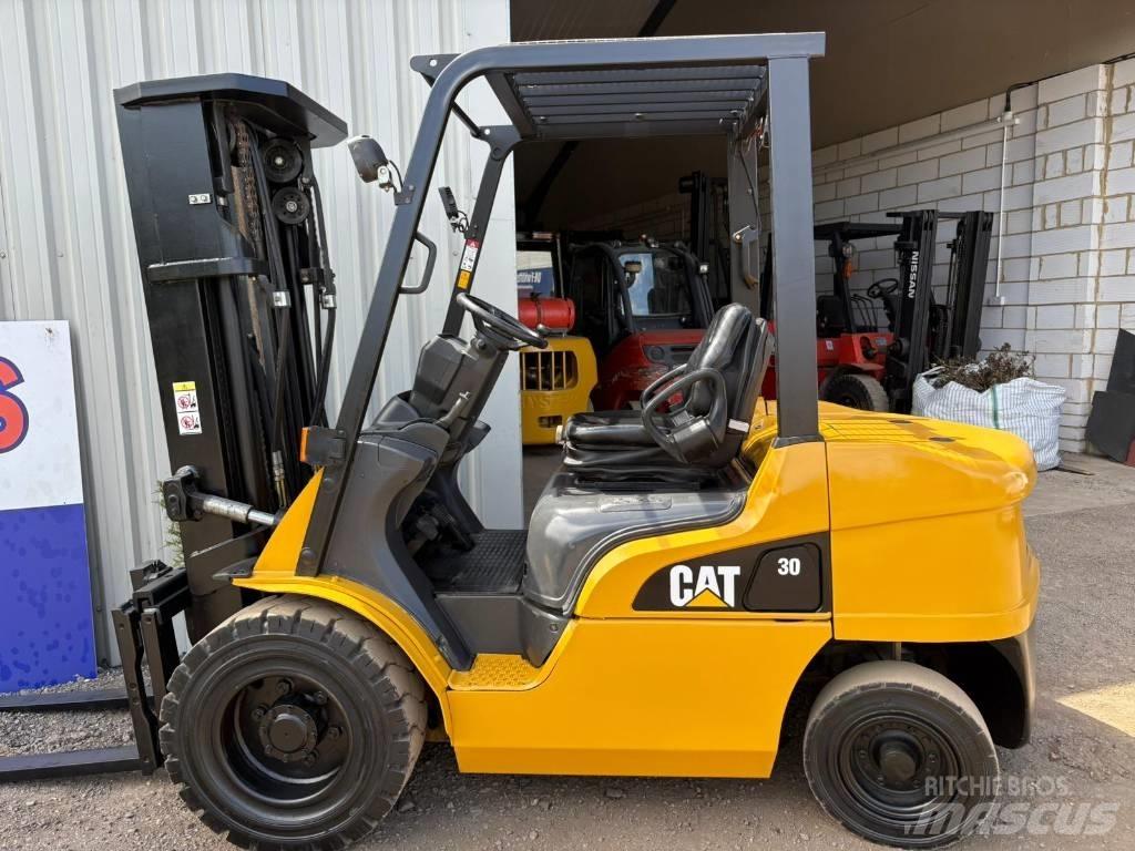 CAT DP30NT Diiseltõstukid