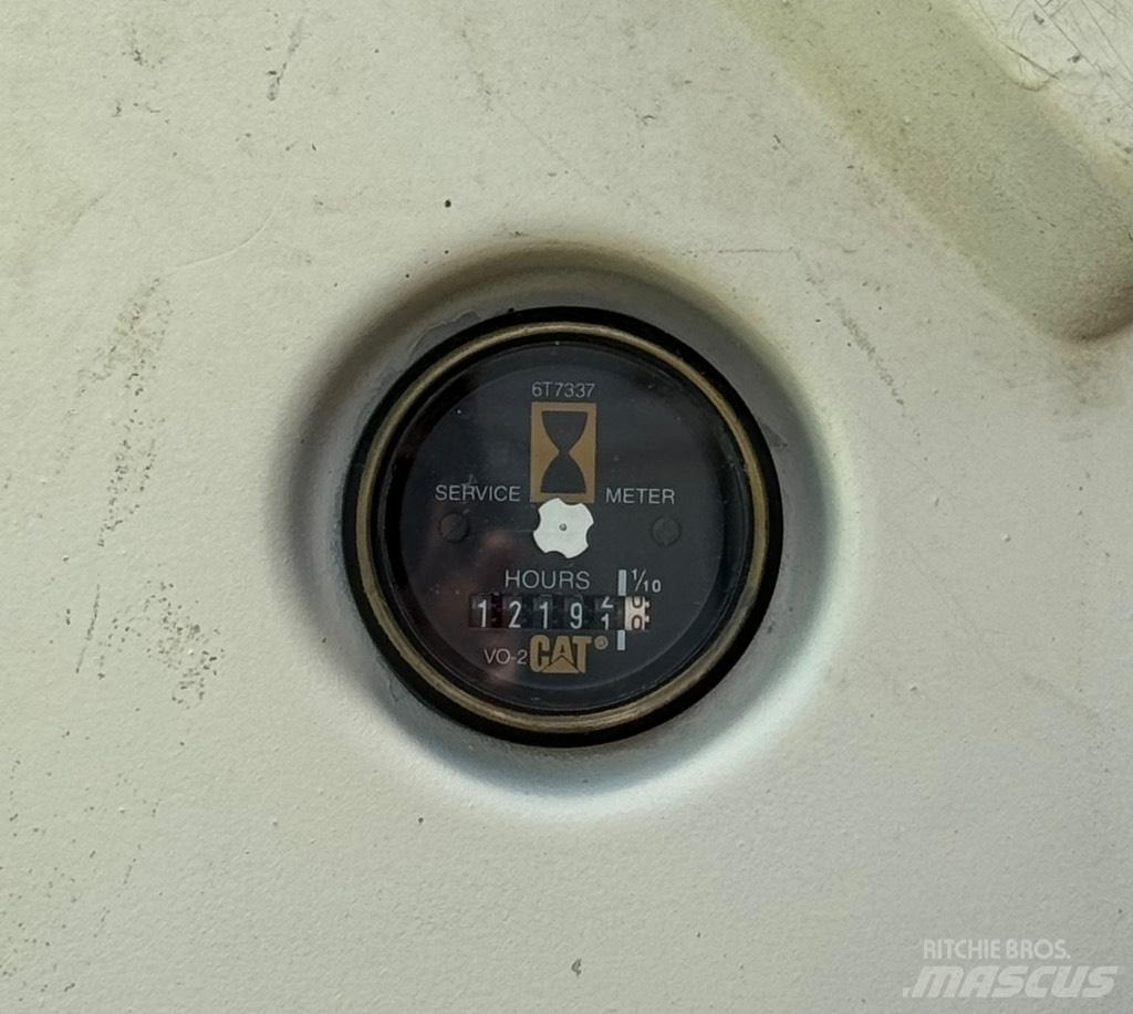 CAT 325 LN Roomikekskavaatorid