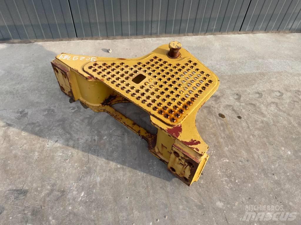 CAT D6K Zugtraverse Muud osad