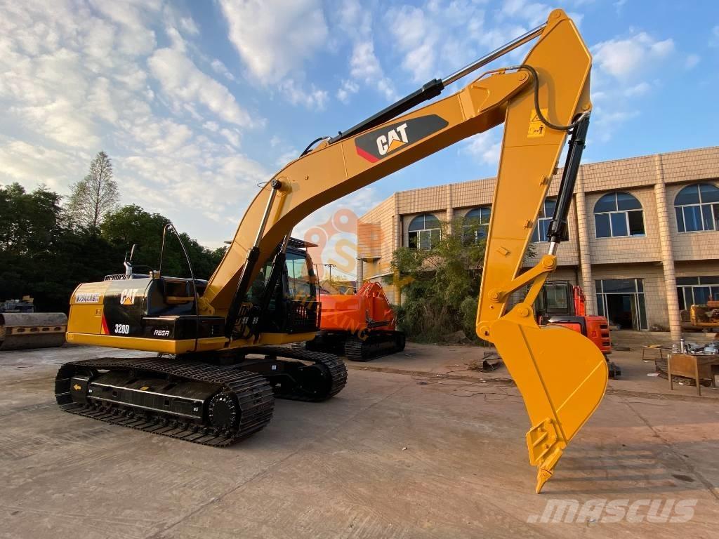 CAT CAT320 D2 Roomikekskavaatorid