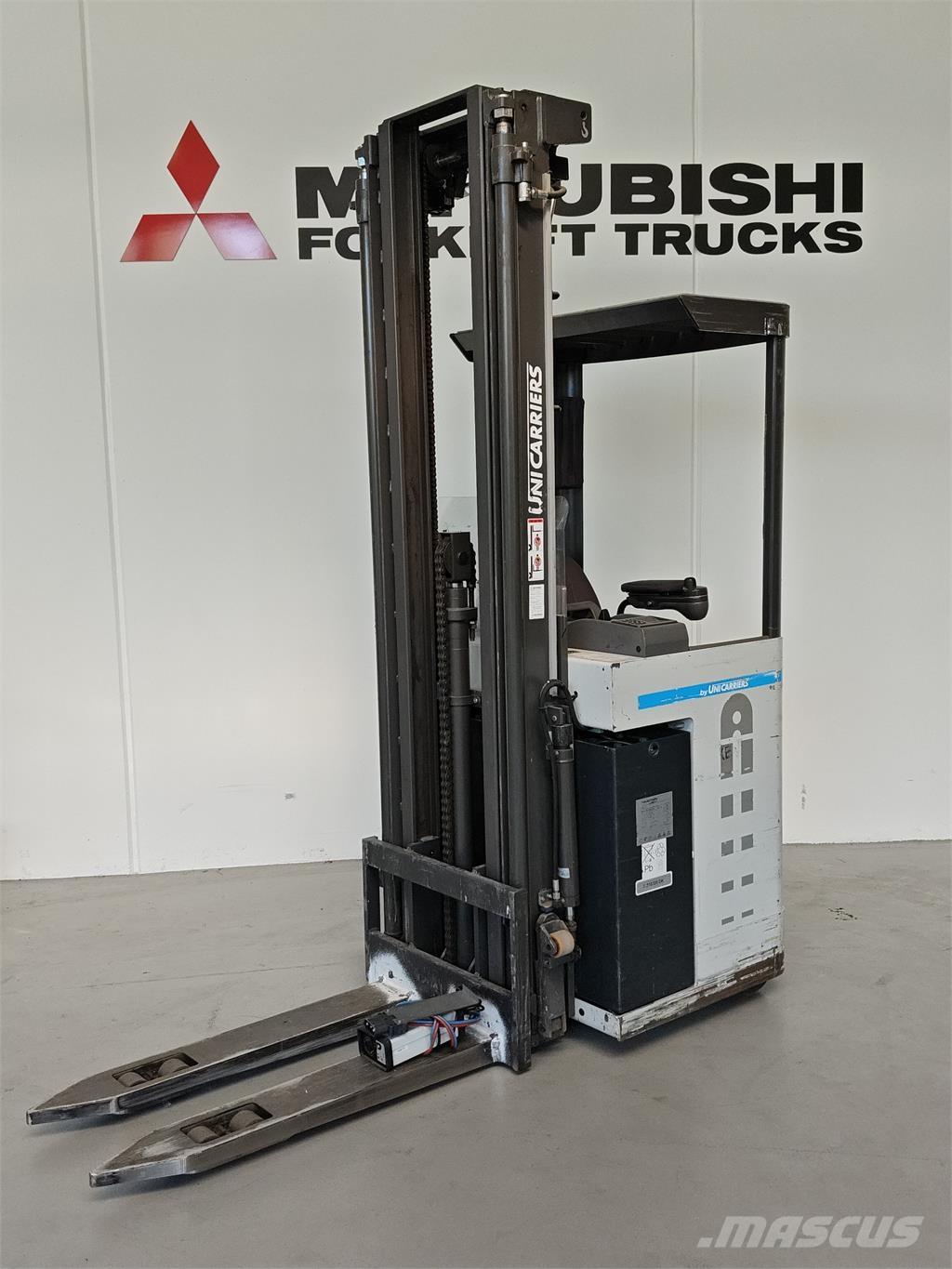 Atlet XSN160E Platvormiga virnastajad