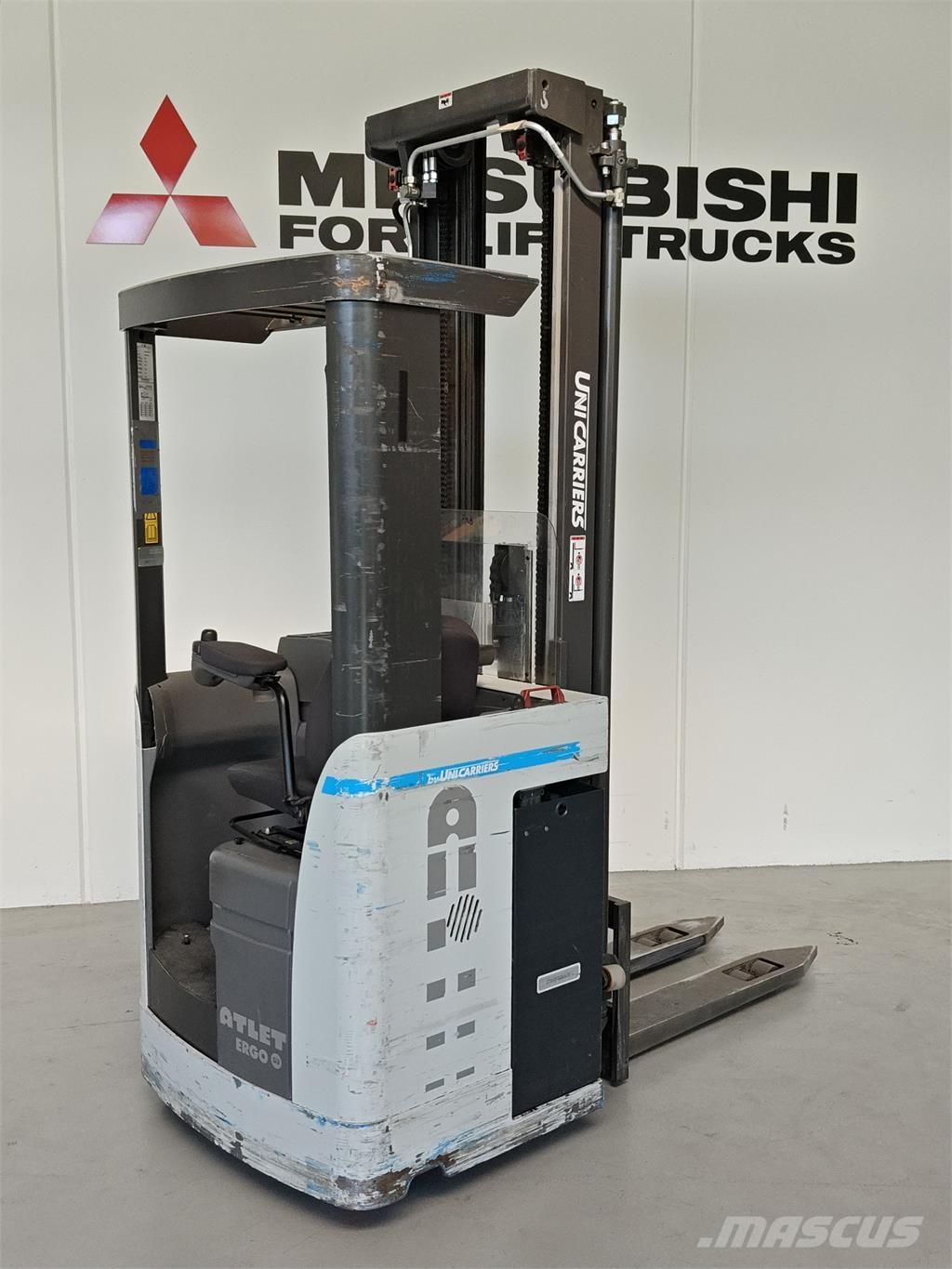 Atlet XSN160E Platvormiga virnastajad