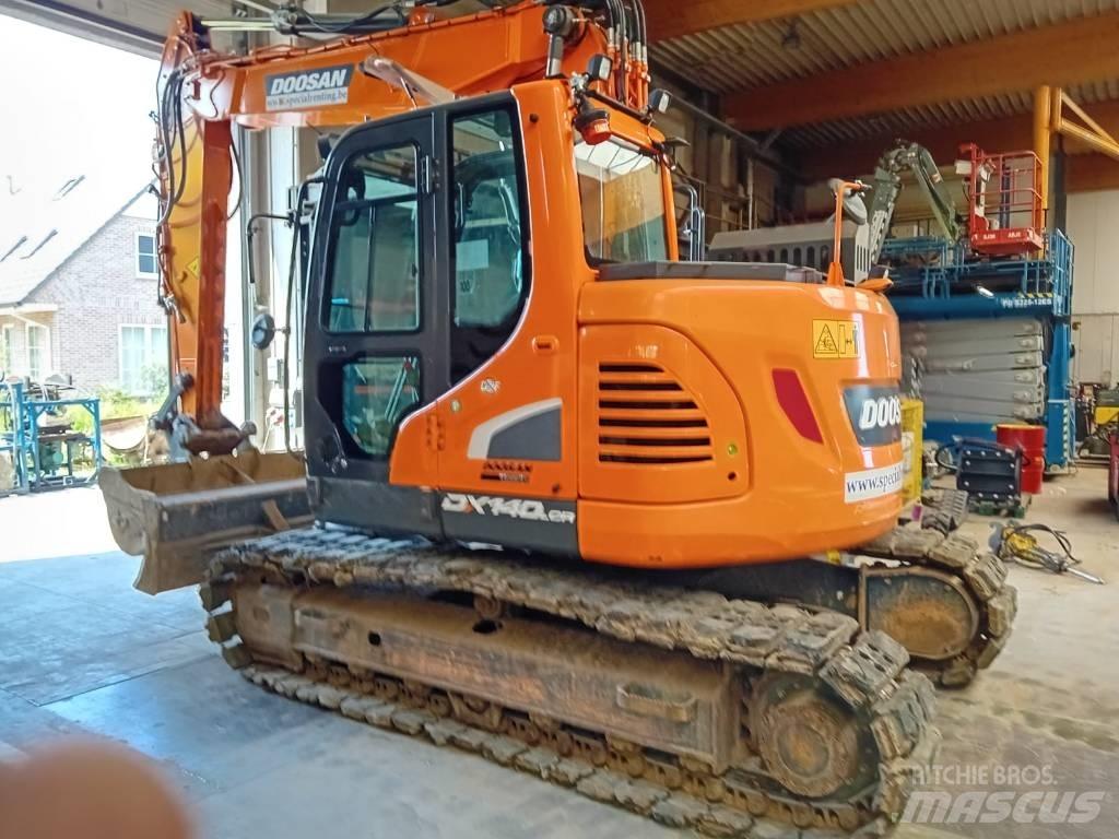 Doosan DX 140 LCR Roomikekskavaatorid