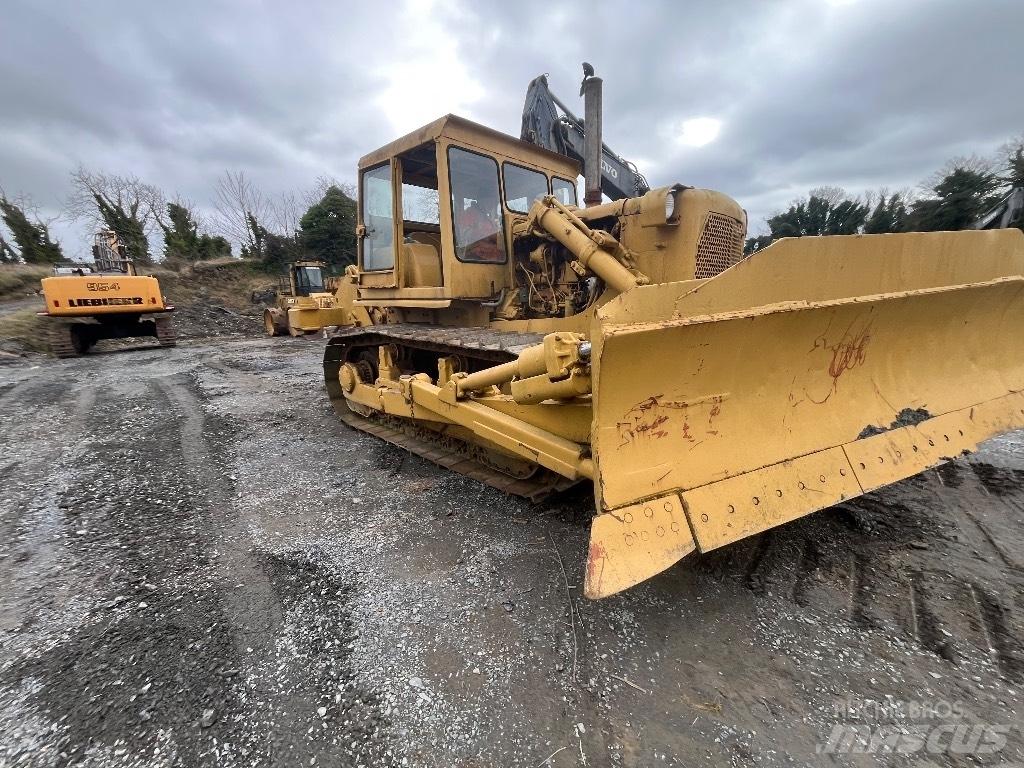 CAT D 7 Buldooserid