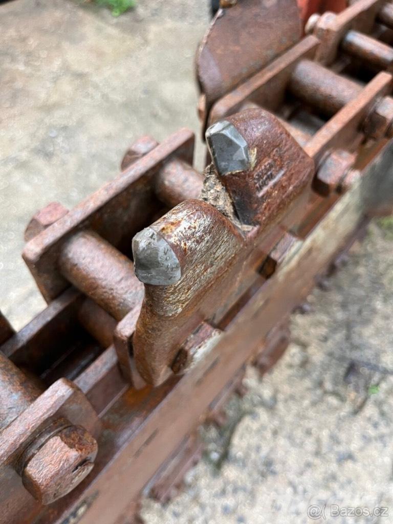 Ditch Witch RT80Q Pinnaselõikurid