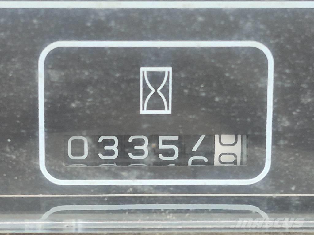 Nissan F04 B 40 H Kahveltõstukid - muud