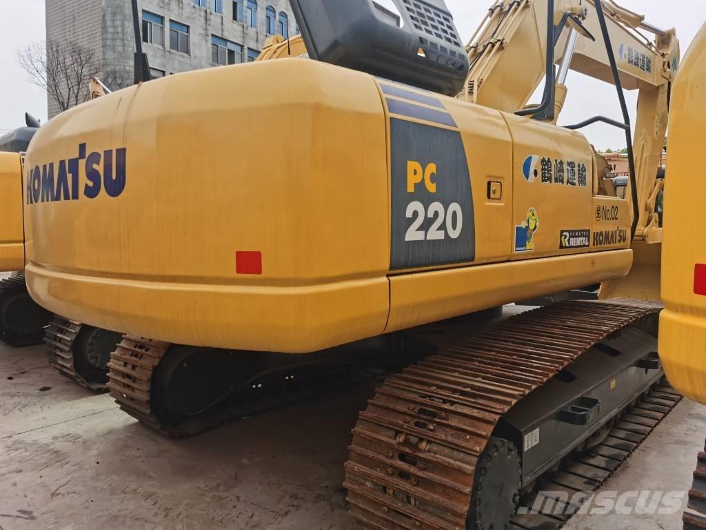 Komatsu PC 220-8 Roomikekskavaatorid