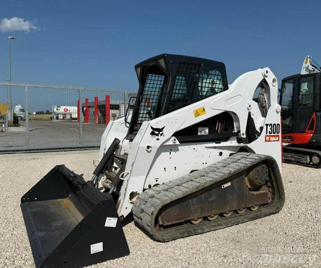 Bobcat T 300 Väikelaadurid