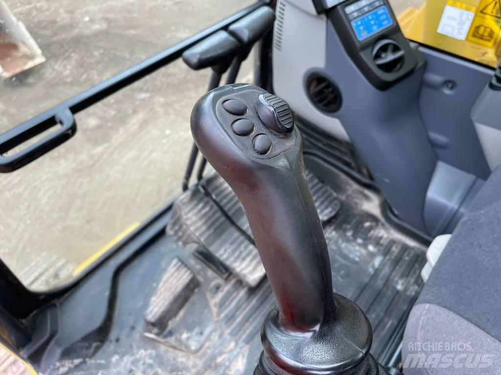 Komatsu PC 210 LC-11 Pika noolega ekskavaatorid
