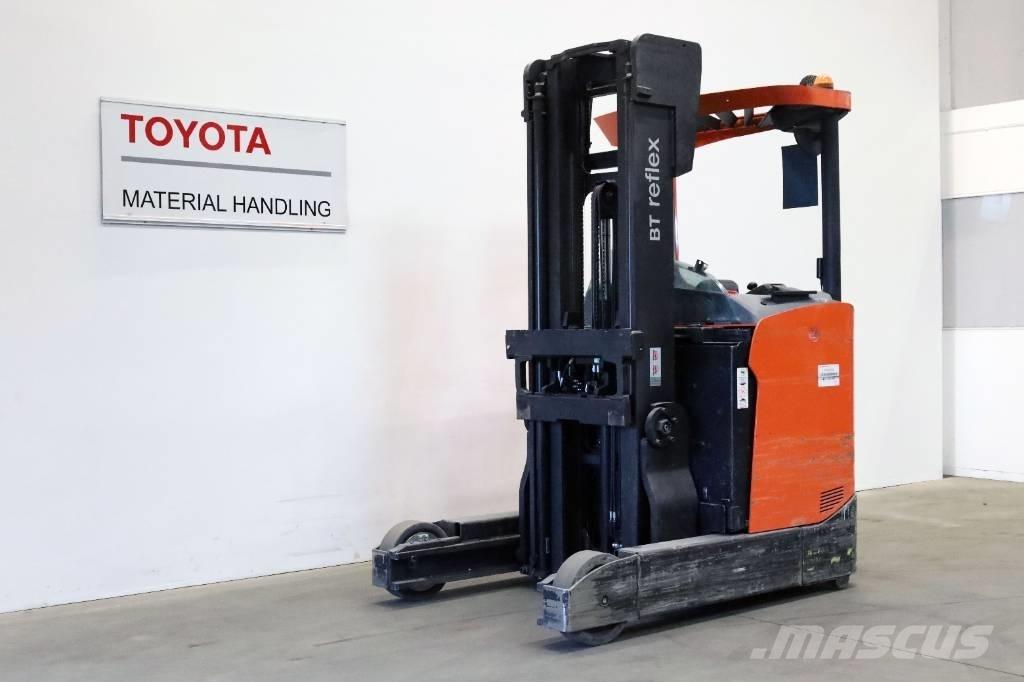Toyota RRE200H Lükandmastiga tõstukid