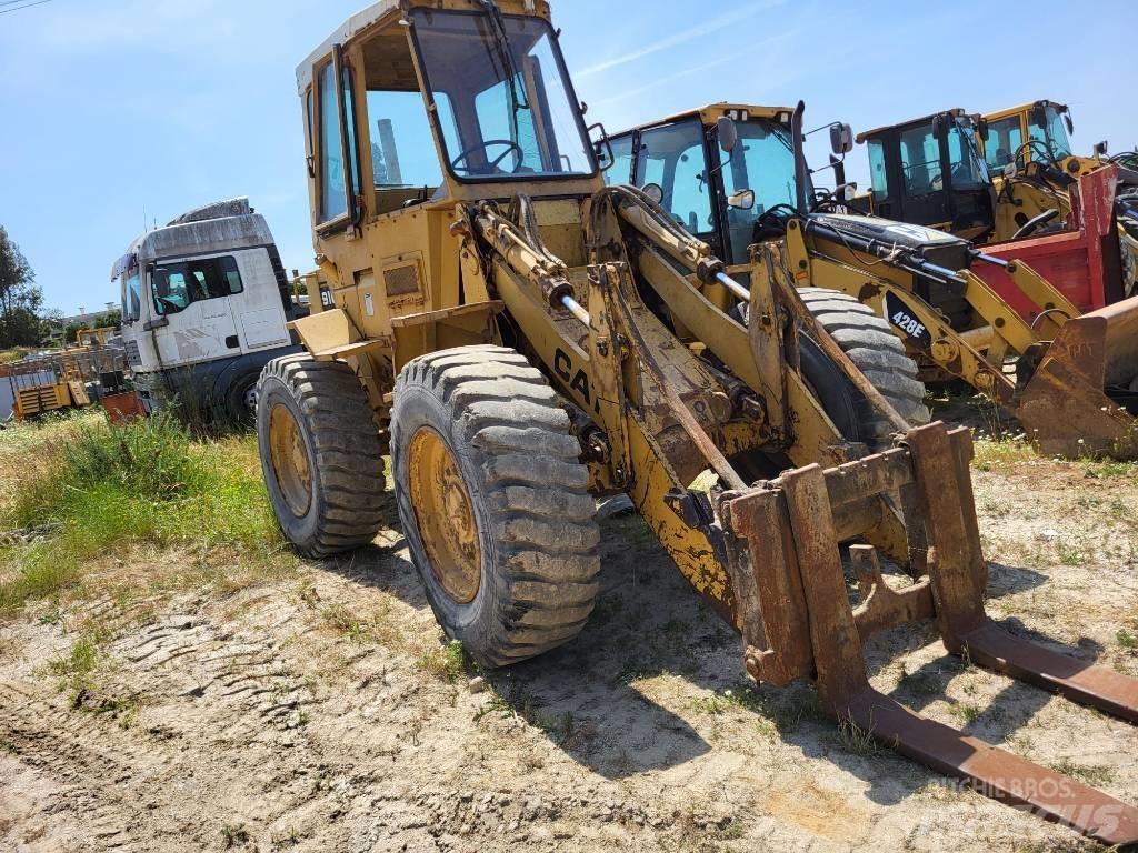 CAT 910 Rataslaadurid