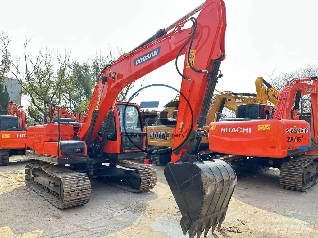 Doosan DX 140 Roomikekskavaatorid