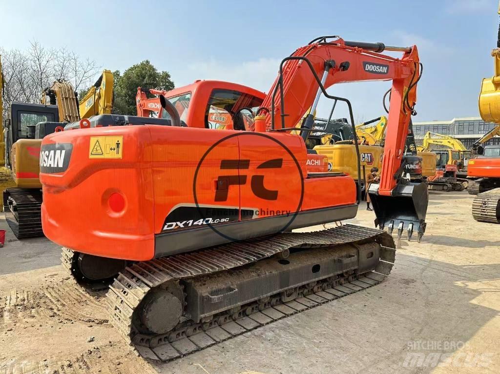 Doosan DX 140 Roomikekskavaatorid
