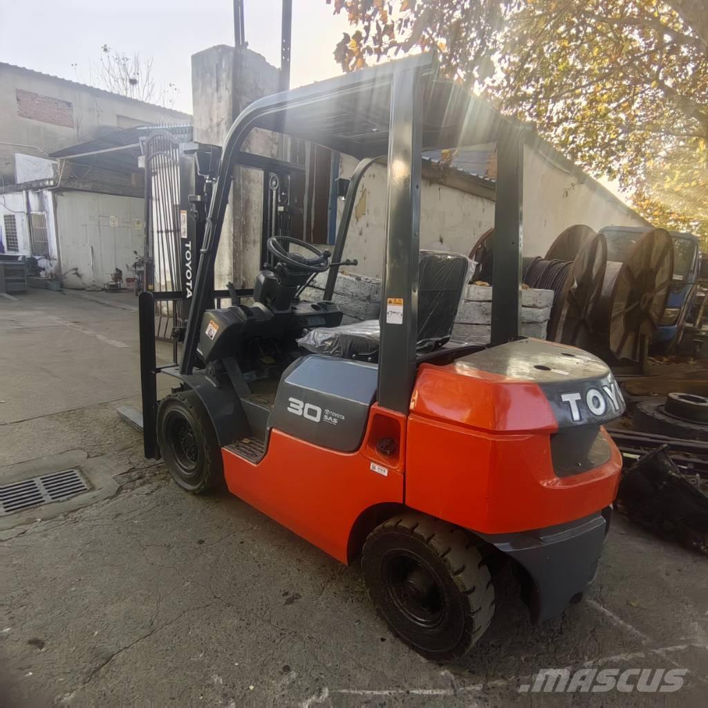  叉车 3t Diiseltõstukid