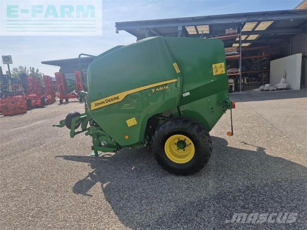 John Deere F441M Heinapressid