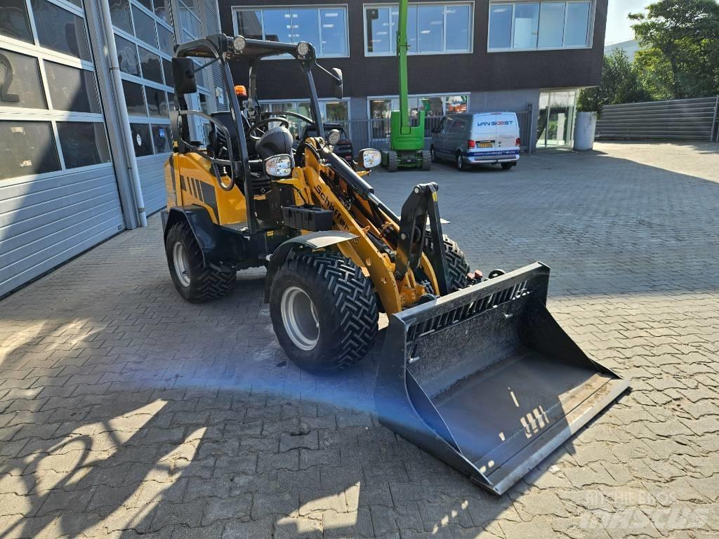 Schäffer 2445S Väikelaadurid