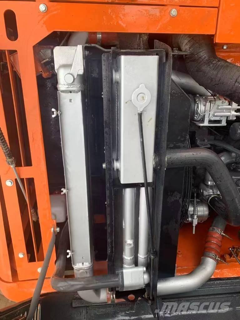 Doosan DX300LC-9C Roomikekskavaatorid