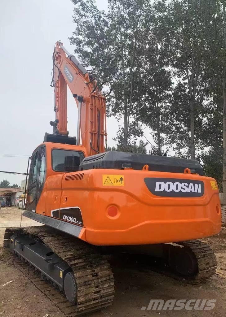 Doosan DX300LC-9C Roomikekskavaatorid