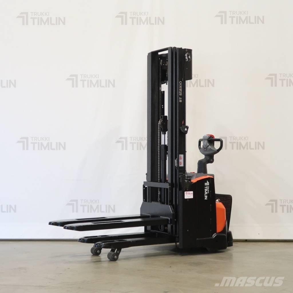 Toyota SWE120L Platvormiga virnastajad