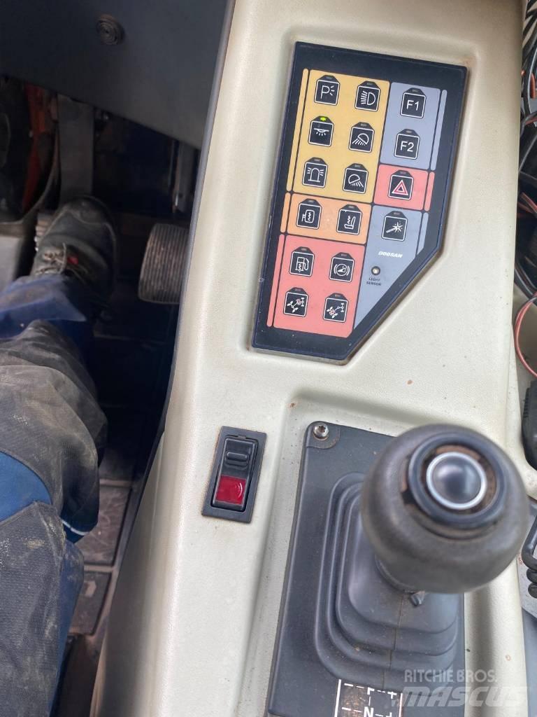 Doosan DA 40 Liigendraamiga pinnaseveokid