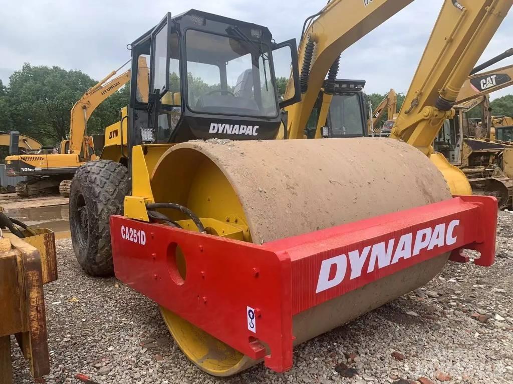 Dynapac CA 251 D Ühe trumliga rullid