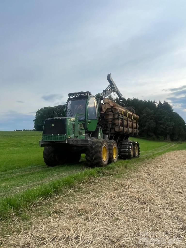 John Deere 1110E Forwarderid