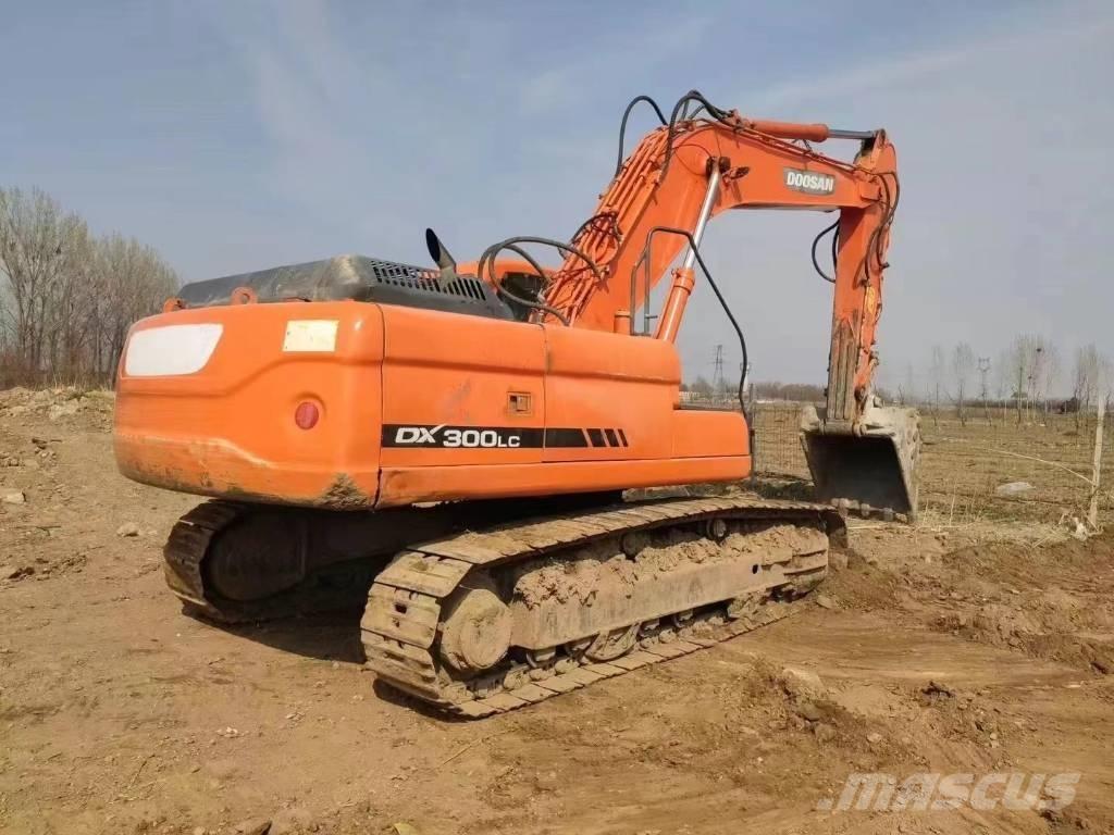 Doosan DX300LC Roomikekskavaatorid