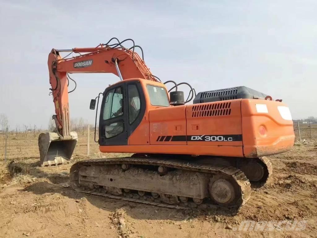 Doosan DX300LC Roomikekskavaatorid