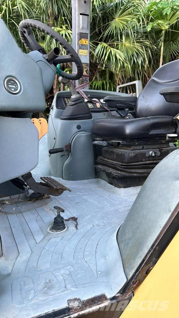 CAT 420 D IT Ekskavaatorlaadurid