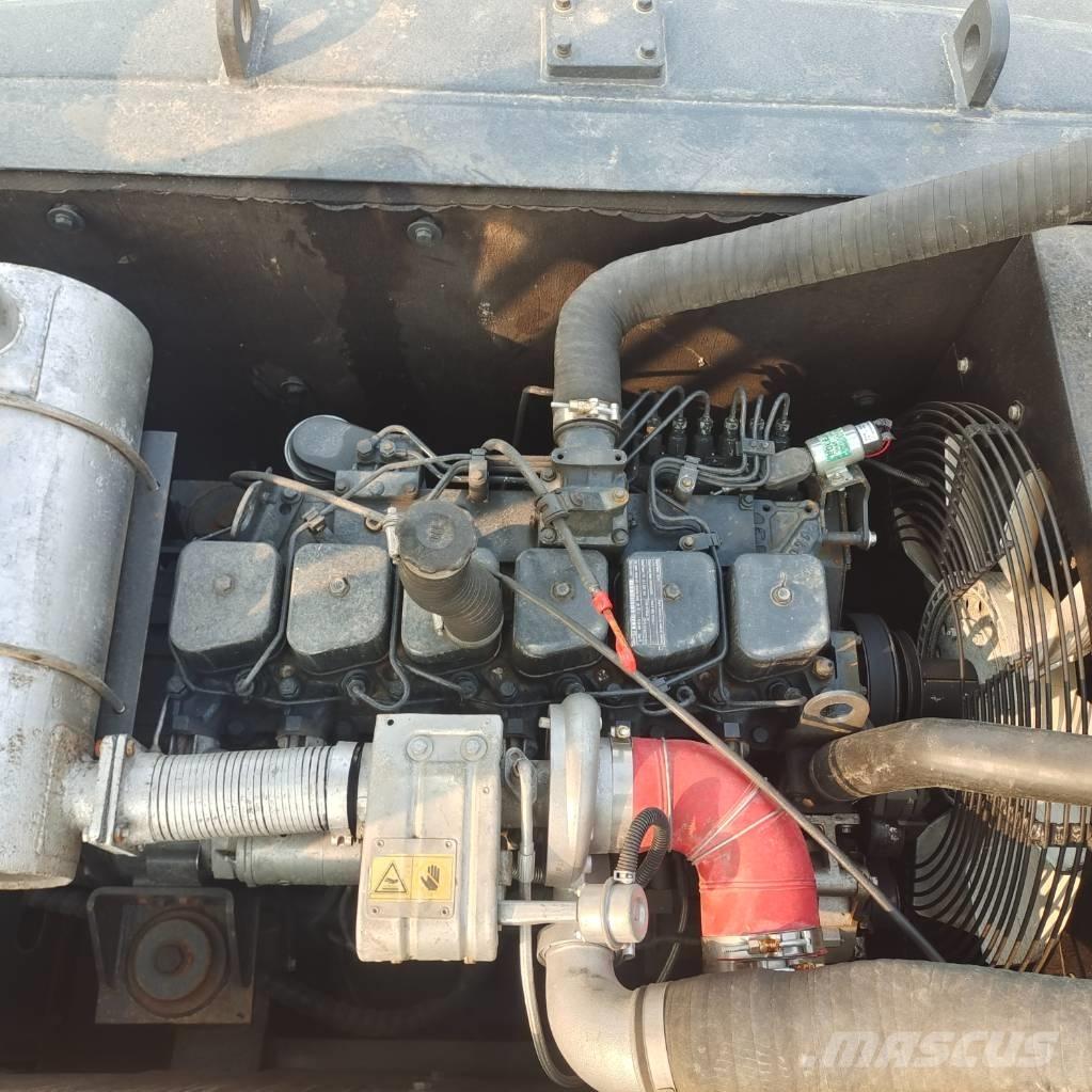 Hyundai R220LC-9S Roomikekskavaatorid