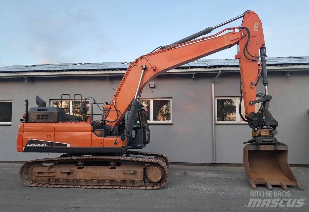 Doosan DX 300 LC-5 Roomikekskavaatorid