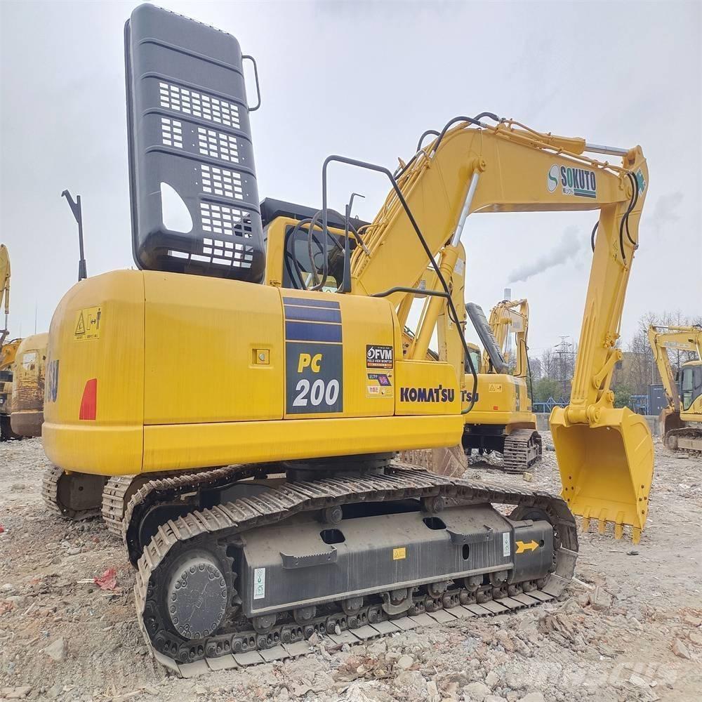 Komatsu PC 200 Roomikekskavaatorid