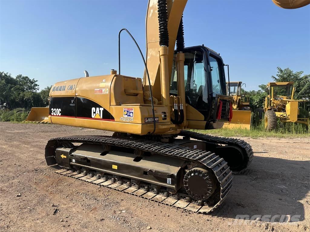 CAT 320 C Roomikekskavaatorid