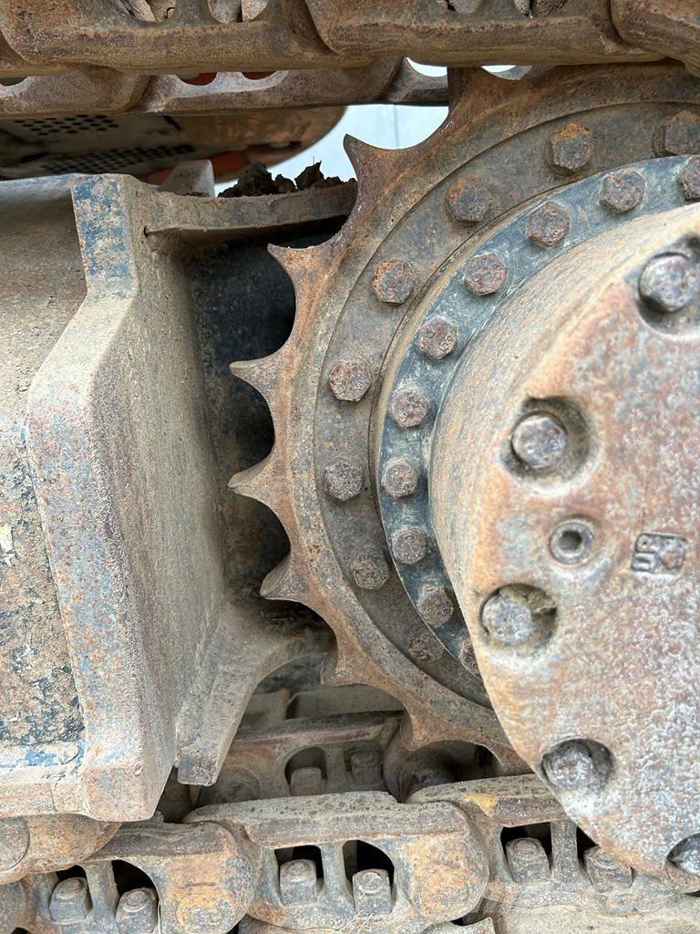 Hitachi ZX 225 US LC Roomikekskavaatorid