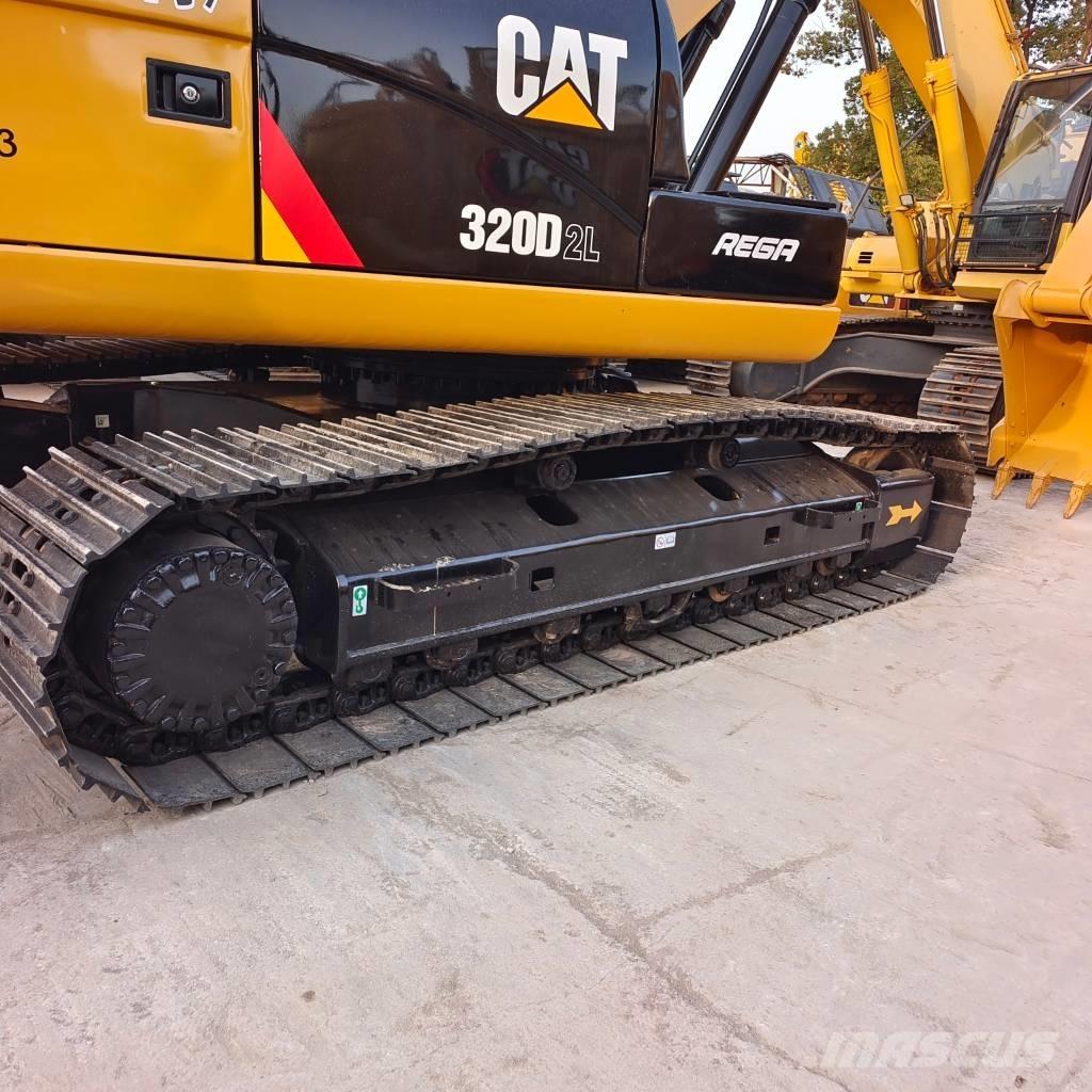 CAT 320 D2 Roomikekskavaatorid
